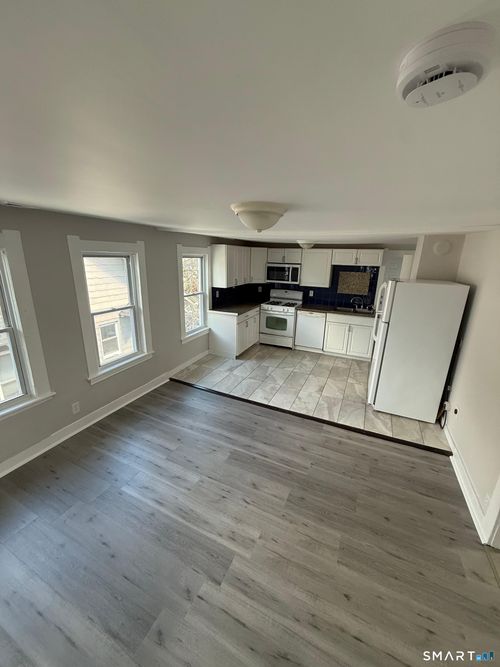 182 Hewitt St, Bridgeport, CT, 06607-1536 | Card Image