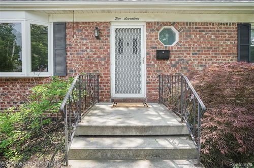 517 S Scott St, Adrian, MI, 49221-3262 | Card Image