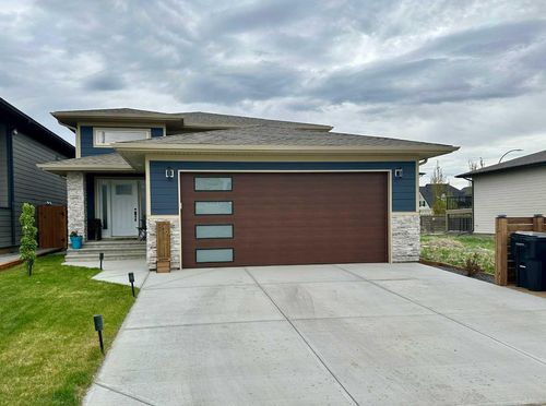 809 Devonia Cir W, Lethbridge, AB, T1J5X1 | Card Image