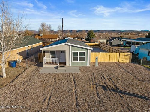 200 W Lake Louise Rd, Paulden, AZ, 86334-3471 | Card Image