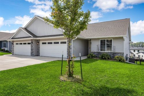 914 Prairie View Dr, West Branch, IA, 52358-8805 | Card Image