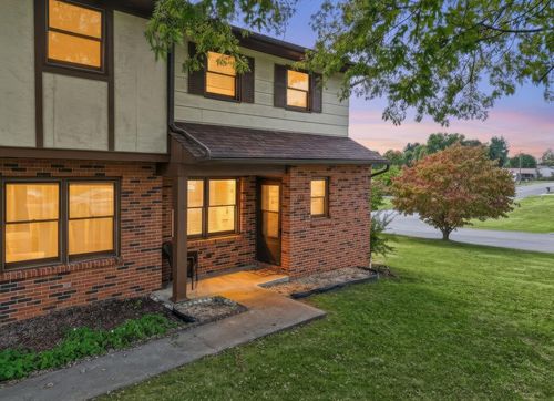 121 Oakcrest Circle, Bristol, VA, 24201 | Card Image