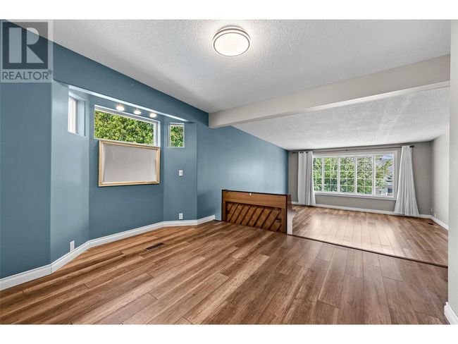 135 Whiteshield Cres, House other with 5 bedrooms, 3 bathrooms and null parking in Kamloops BC | Image 7
