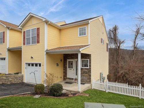 43 Aveonis Ct, Fishkill, NY, 12524-1639 | Card Image