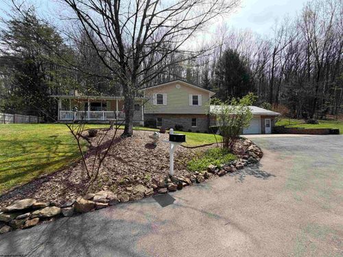 13 Gilbert St, Buckhannon, WV, 26201-2012 | Card Image