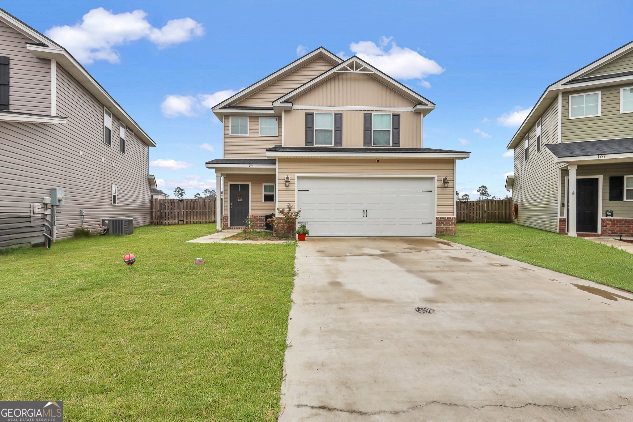 Hamlet Ct, Hinesville, GA 31313