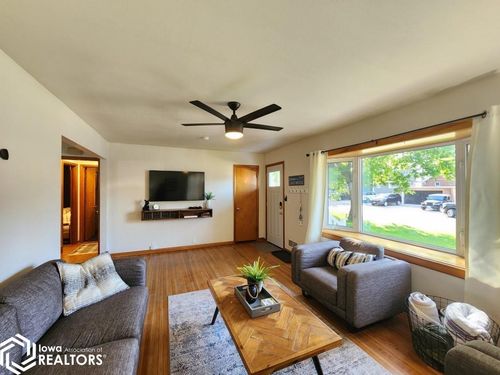 2112 S Lakeview Dr, Clear Lake, IA, 50428-2812 | Card Image