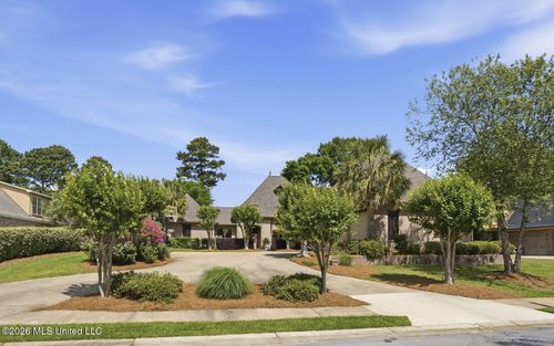137 Peninsula Dr, Brandon, MS, 39047-8282 | Card Image
