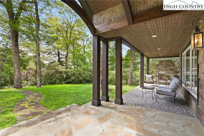 314 Mockingbird Ln, House other with 5 bedrooms, 5 bathrooms and null parking in Blowing Rock NC | Image 4