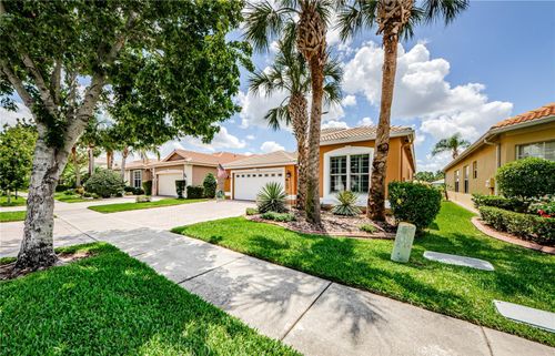 4947 Sandy Brook Cir, Wimauma, FL, 33598-4021 | Card Image