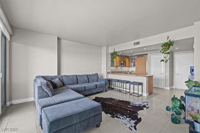 UNIT-3005 - 222 Karen Ave, Home with 1 bedrooms, 2 bathrooms and 1 parking in Las Vegas NV | Image 19