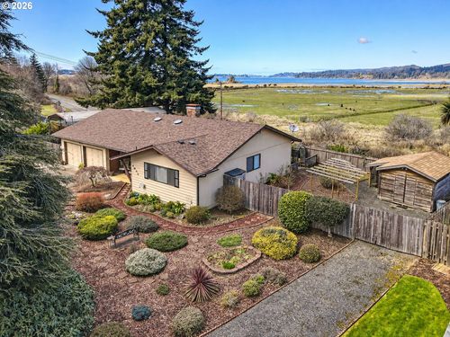 1605 Applewood Dr, Coos Bay, OR, 97420-4421 | Card Image