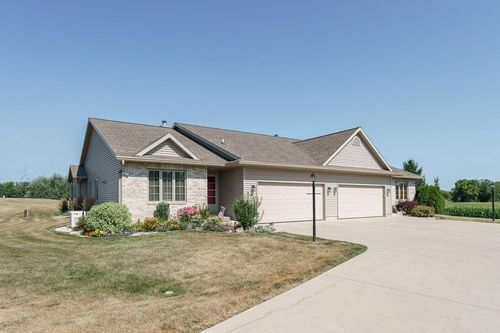 16a-W5572 County Road Cw, Watertown, WI, 53098-4564 | Card Image