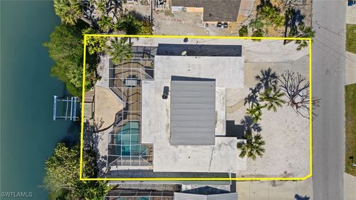 411 Connecticut St, FORT MYERS BEACH, FL, 33931-3708 | Card Image