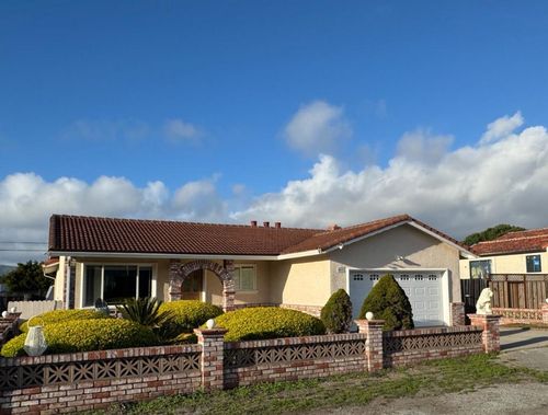 651 Spruce St, Half Moon Bay, CA, 94019-2156 | Card Image