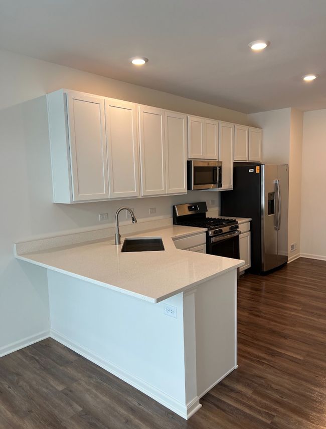15006 Quincy Cir, Townhouse with 2 bedrooms, 3 bathrooms and 2 parking in Manhattan IL | Image 4