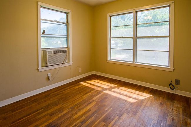 711 E Sixth St, House other with 3 bedrooms, 2 bathrooms and 3 parking in Brenham TX | Image 27