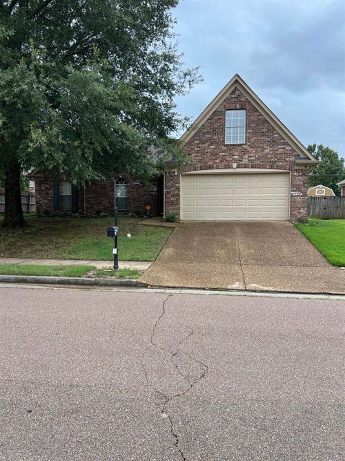 9837 Oldham Dr, Cordova, TN, 38016-0665 | Card Image