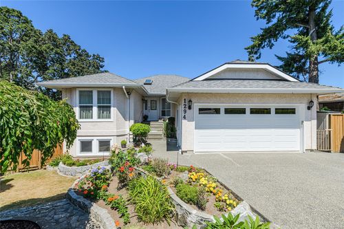 1294 Carmichael Crt, Saanich, BC, V8Z7B9 | Card Image
