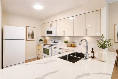 603-2468 E Broadway, Vancouver, BC, V5M4V1 | Card Image