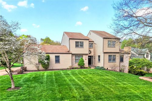 243 Cumberland Dr, Seven Fields, PA, 16046-8005 | Card Image