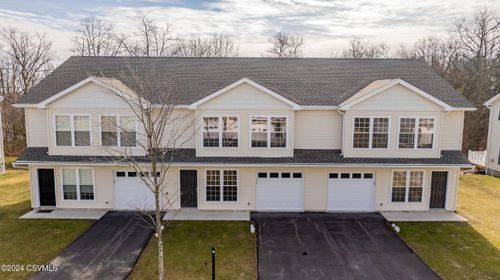 10 Nicole Ln, Hazleton, PA, 18202-8072 | Card Image