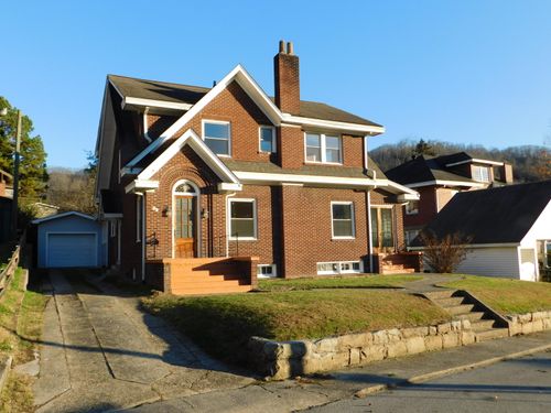 206 N 2nd St, Harlan, KY, 40831-2329 | Card Image