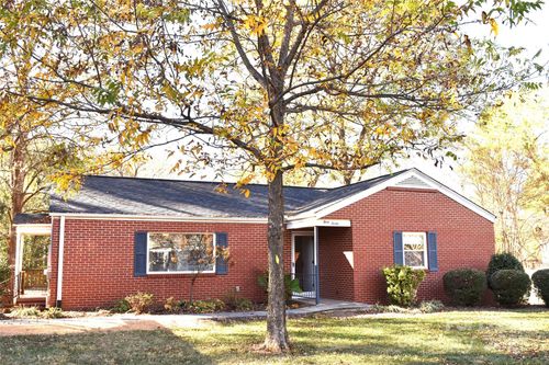 320 W Stewart Ave, Mooresville, NC, 28115-2260 | Card Image