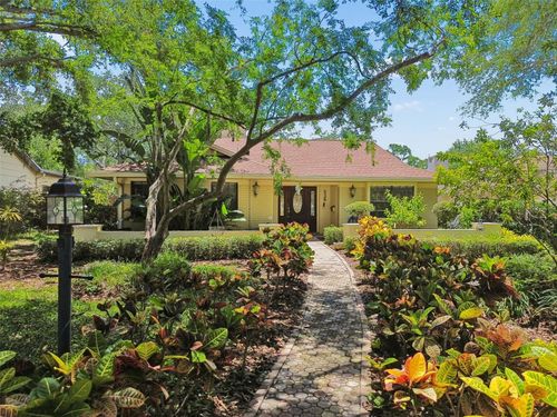 538 Oleander Way S, ST PETERSBURG, FL, 33707-2114 | Card Image