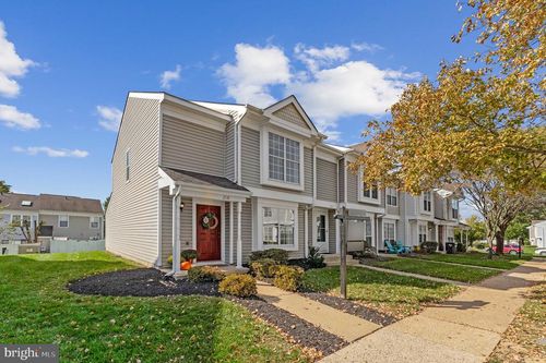 218 Saint Johns Sq, STERLING, VA, 20164-3251 | Card Image