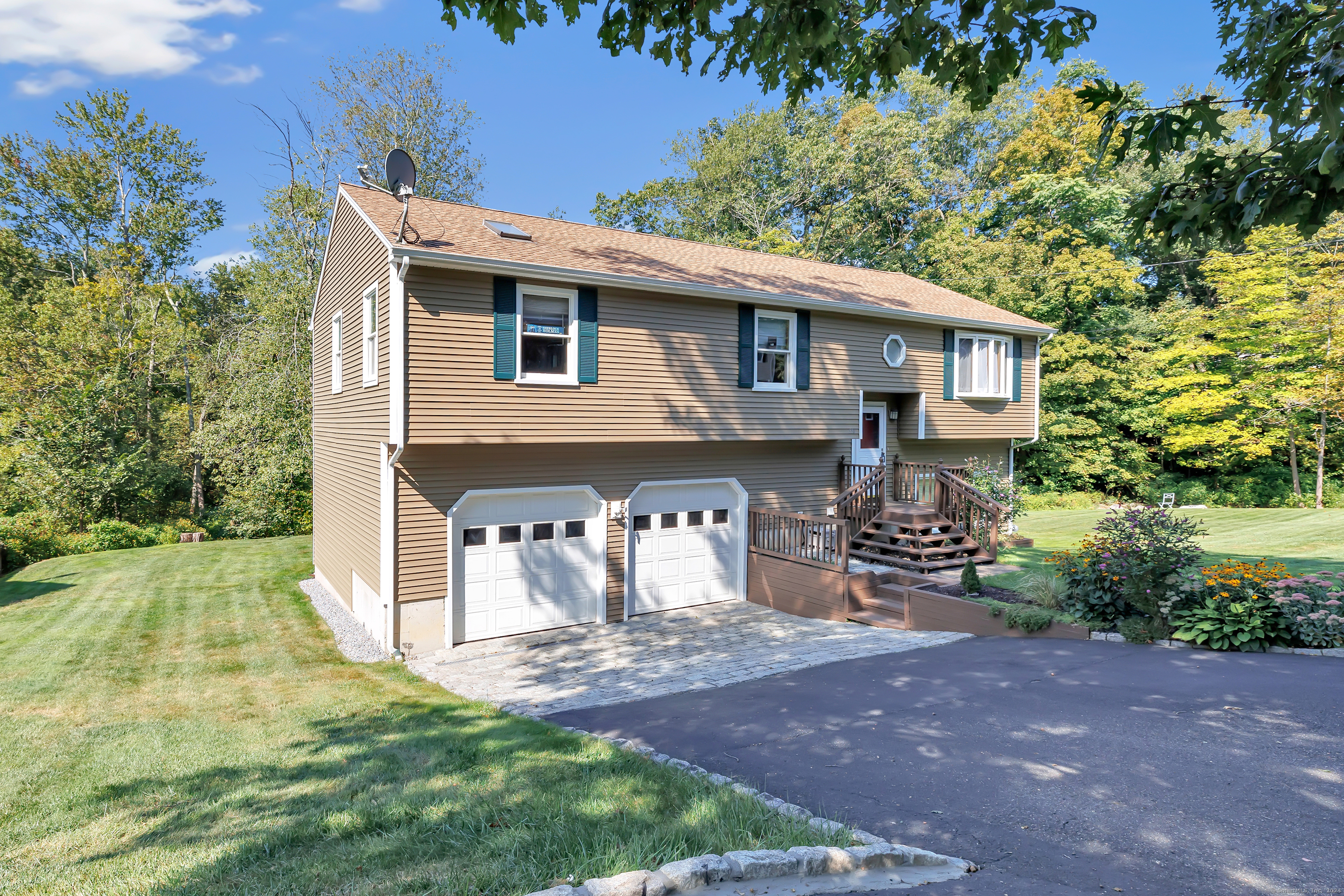 Horton Hill Rd, Naugatuck, CT 06770