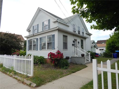 1915 Smith St, North Providence, RI, 02911-4804 | Card Image