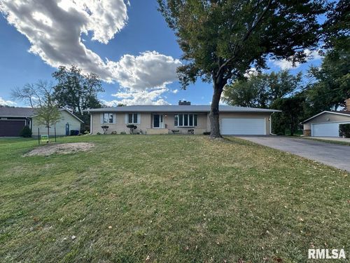 3816 Ridgewood Dr, Davenport, IA, 52807-1507 | Card Image