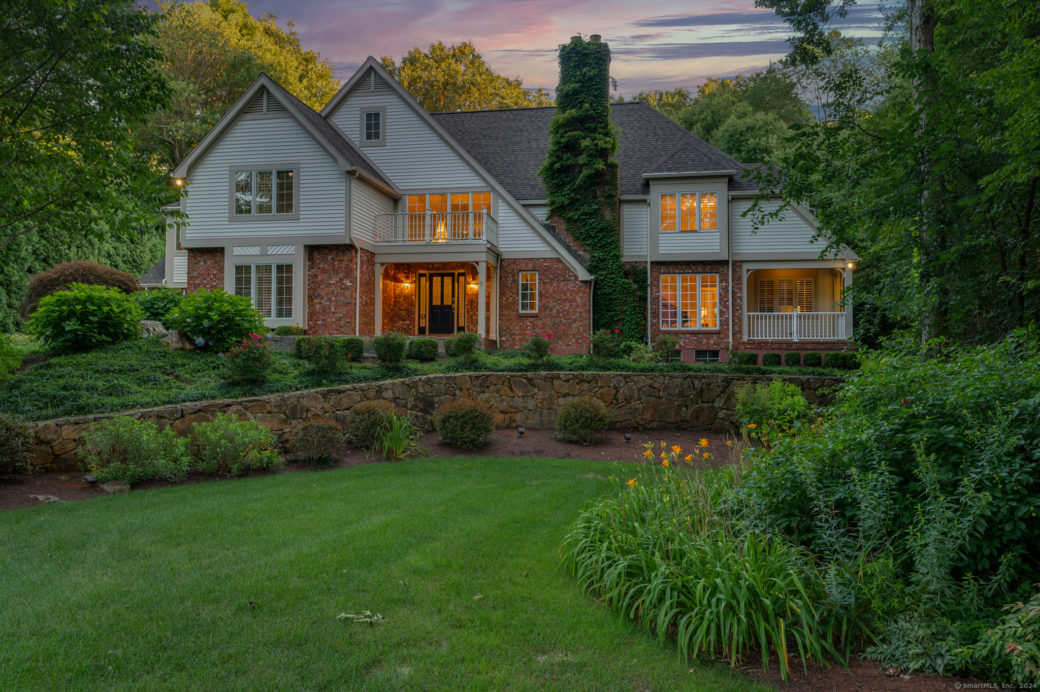 Blueberry Ln, Shelton, CT 06484