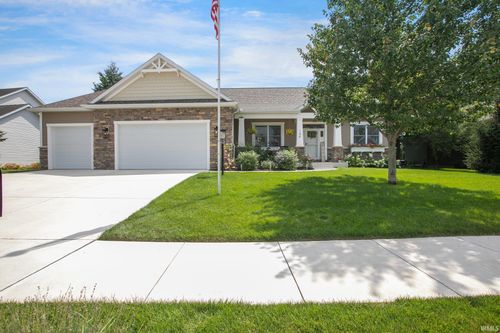 104 Lavender Ct, New Carlisle, IN, 46552 | Card Image
