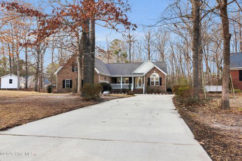 608 Deerfield Dr, New Bern, NC, 28562-8930 | Card Image