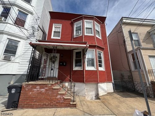 27 Highland Ave, Newark, NJ, 07104-1106 | Card Image