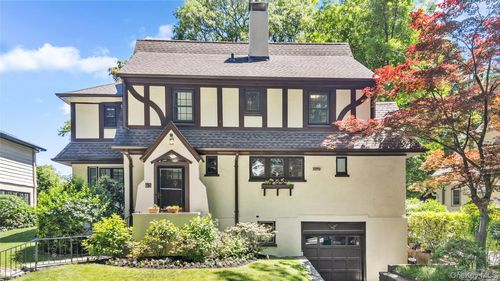 65 Wildwood Rd, New Rochelle, NY, 10804-4712 | Card Image