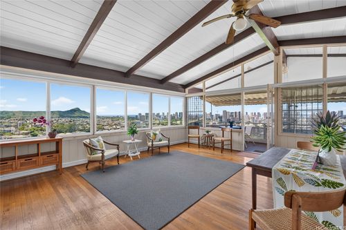 2908 Robert Pl, Honolulu, HI, 96816-1720 | Card Image