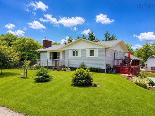 19 Lake Dr, Mount Uniacke, NS, B0N1Z0 | Card Image
