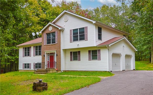 Hickory Ln, East Stroudsburg, PA 18302