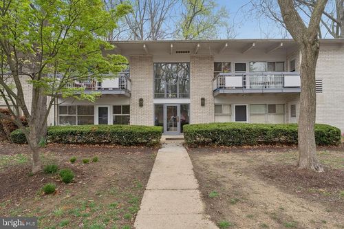 102-7704 Donnybrook Ct, ANNANDALE, VA, 22003-4748 | Card Image