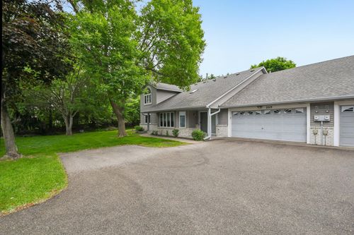 2513 Sumac Rdg, White Bear Lake, MN, 55110-5644 | Card Image