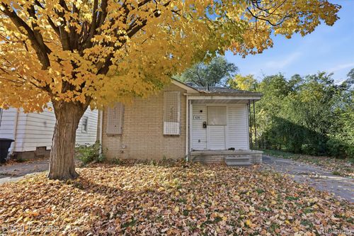 8295 Terry St, Detroit, MI, 48228-2462 | Card Image