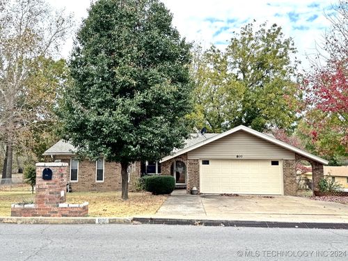 800 S Maple Avenue, Tahlequah, OK, 74464 | Card Image