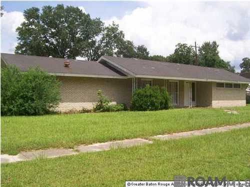 8166 Queenswood Ct, Baton Rouge, LA, 70806-3037 | Card Image