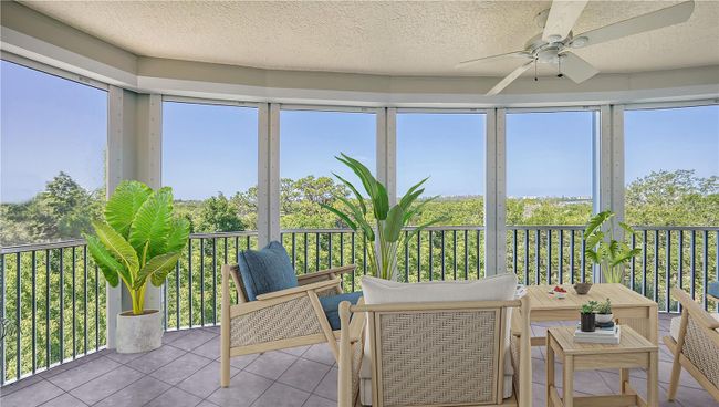 Staged balcony | Image 7