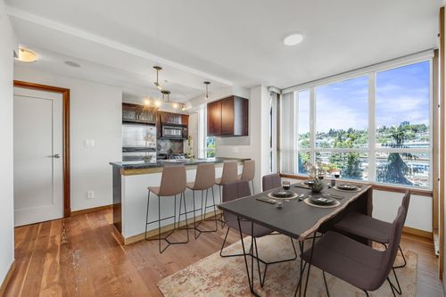 322-10 Renaissance Sq, New Westminster, BC, V3M7B1 | Card Image