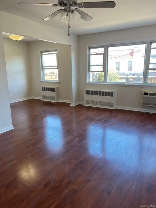 40 102nd St, Corona, NY, 11368-4821 | Card Image