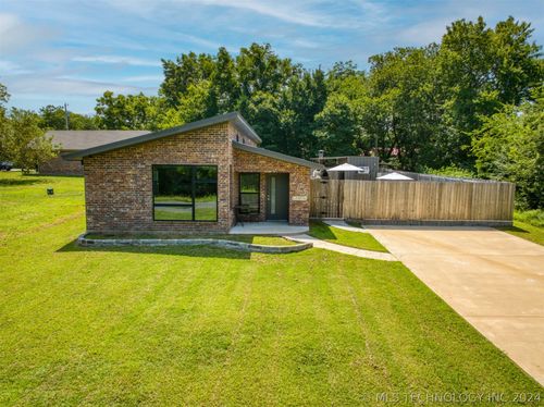 205 S 5th St, Calera, OK, 74730-1522 | Card Image